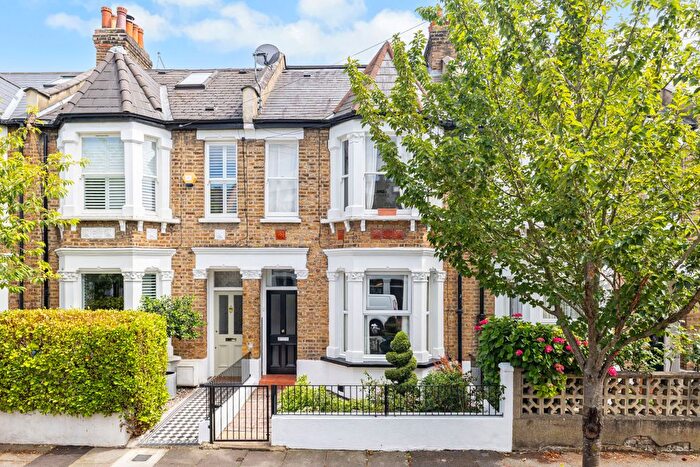 2 Bedroom Flat For Sale In Bridgman Road, Chiswick, W4
