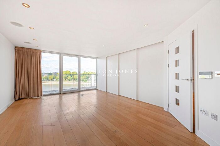3 Bedroom Flat To Rent In Centurion Building, Queenstown Road, London, SW11