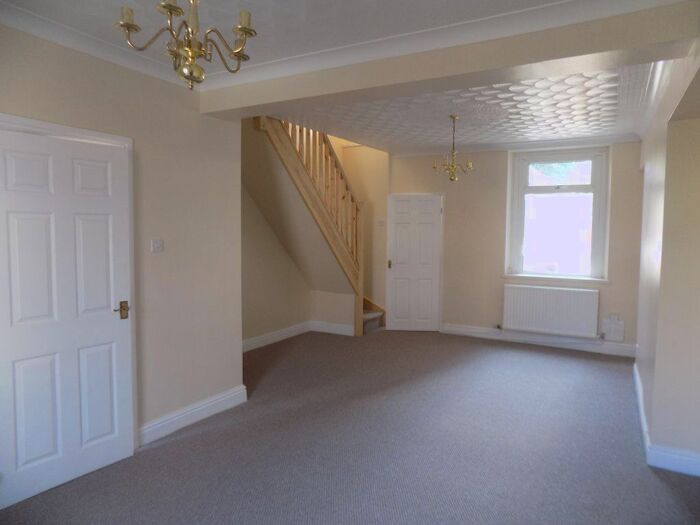 2 Bedroom Property To Rent In Llangyfelach Road, Treboeth, Swansea, SA5