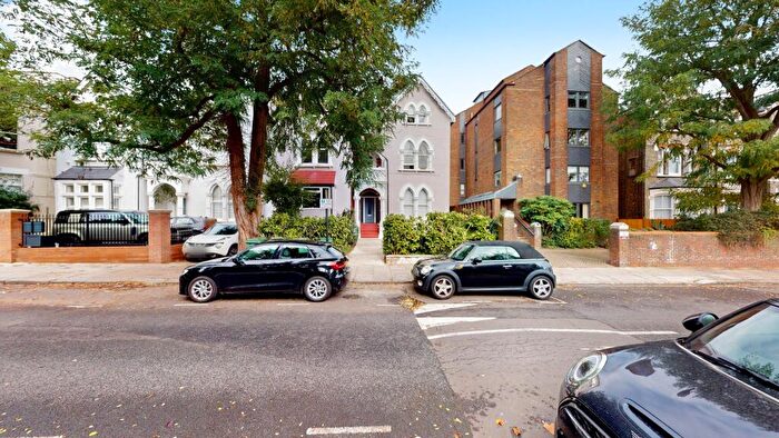 1 Bedroom Flat For Sale In Woodchurch Road, London, NW6