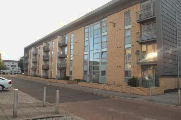 2 Bedroom Flat To Rent In Queen Elizabeth Gardens, Glasgow, G5