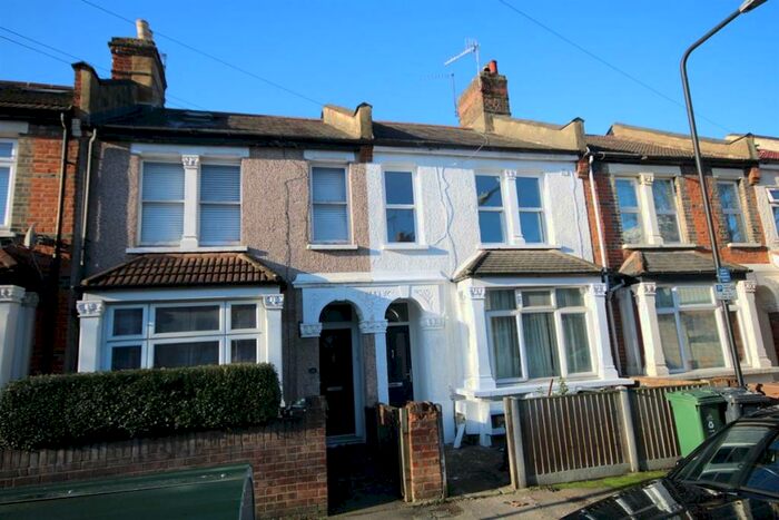 2 Bedroom Maisonette To Rent In Kingsley Road, London, E17