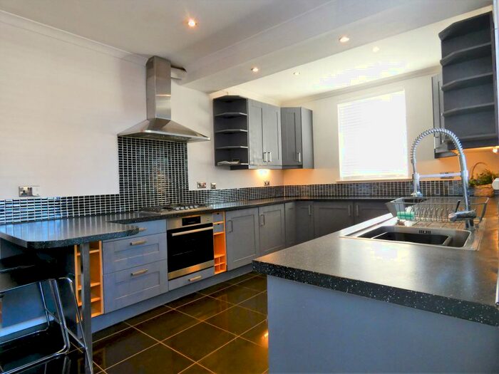 3 Bedroom Semi-Detached House To Rent In Rutland Street, Mansfield, NG18