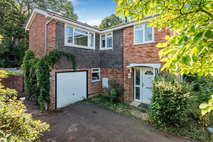 4 Bedroom Detached House For Sale In Grovelands, St Albans, AL2