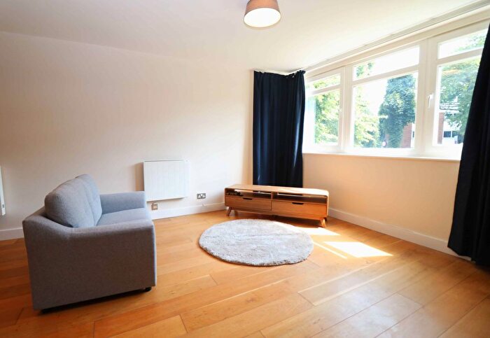 Studio To Rent In Crouch End Hill, London, N8