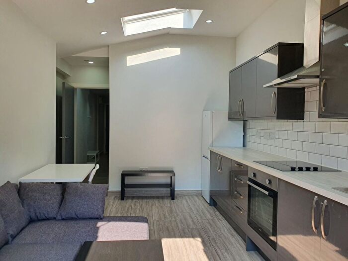 1 Bedroom Flat To Rent In City Road, Roath, Cardiff, CF24