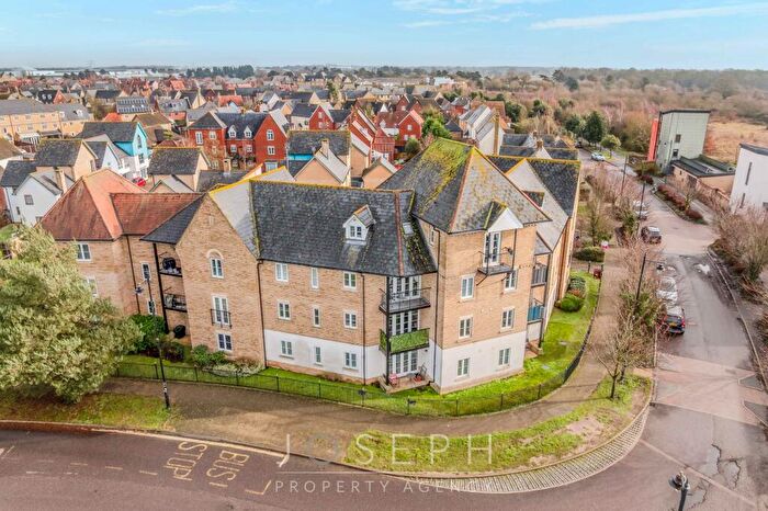 2 Bedroom Apartment For Sale In Alnesbourn Crescent, Ipswich, IP3