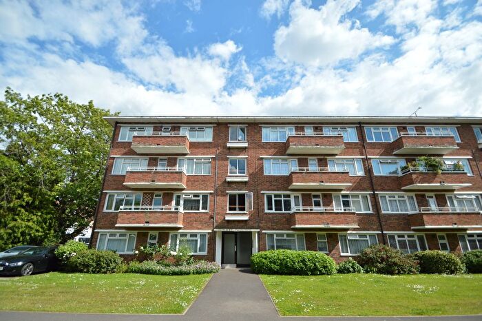 1 Bedroom Flat To Rent In Lumsden Mansions, Shirley Road, SO15