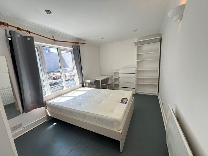 3 Bedroom Flat To Rent In Chalton Street, NW1
