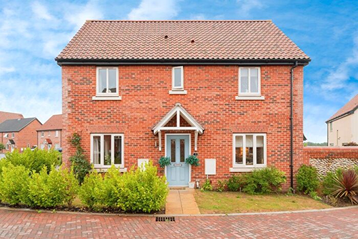 3 Bedroom Detached House For Sale In Farm Drive, Fakenham, NR21