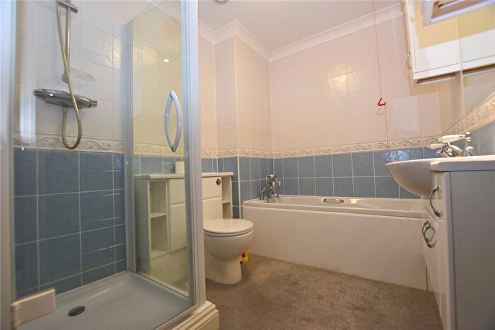 2 Bedroom Flat For Sale In Coal Orchard, Taunton, Somerset, TA1