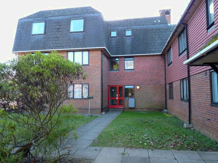 1 Bedroom Flat To Rent In Portsmouth Road, Milford, Godalming, GU8