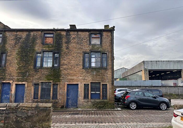 4 Bedroom End Of Terrace House For Sale In Chapel Lane, Keighley, Bradford, BD21