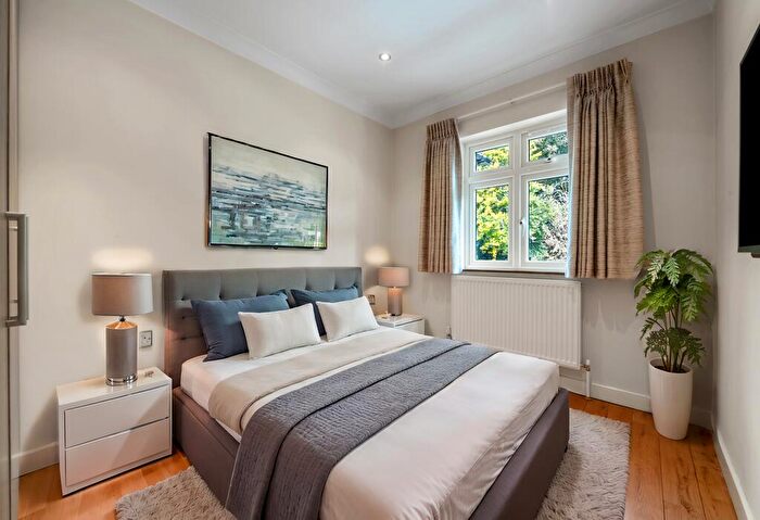 4 Bedroom Detached House For Sale In Athole Gardens, Enfield, Greater London, EN1