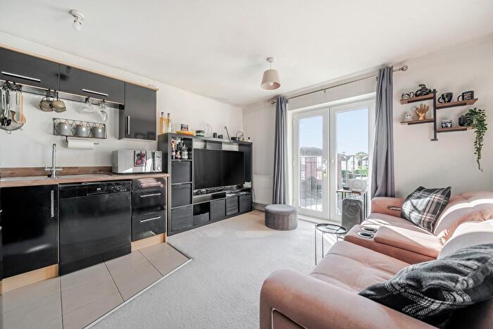 1 Bedroom Flat For Sale In Cambrai Close, Portsmouth, PO3