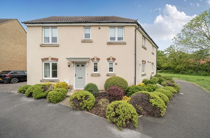 3 Bedroom Semi-detached House For Sale In Avenue De Gien, Malmesbury, SN16