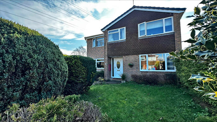 4 Bedroom House To Rent In King John Avenue, Bournemouth, BH11