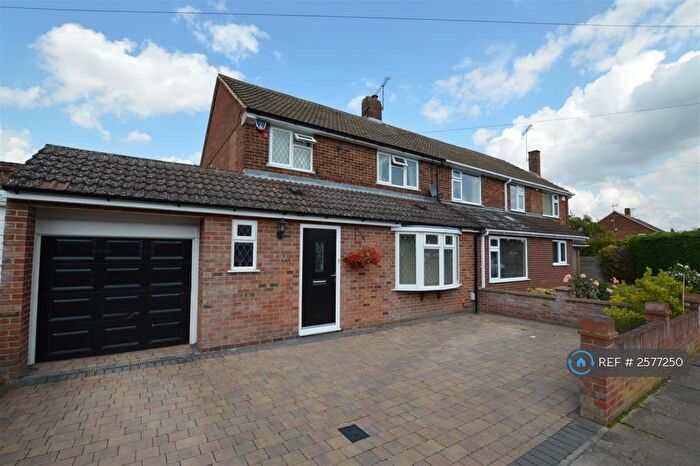 4 Bedroom Semi-Detached House To Rent In Gorham Way, Dunstable, LU5