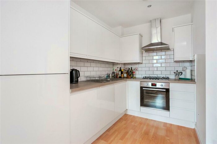 2 Bedroom Apartment To Rent In Anlaby House, Boundary Street, London, E2