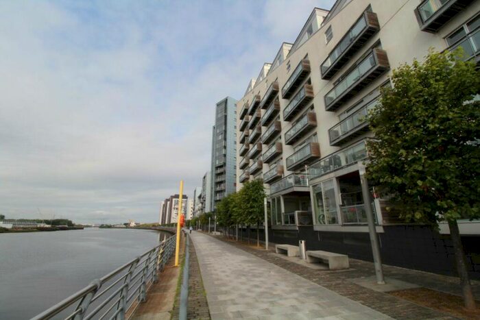 2 Bedroom Flat To Rent In Meadowside Quay Walk, Glasgow, G11