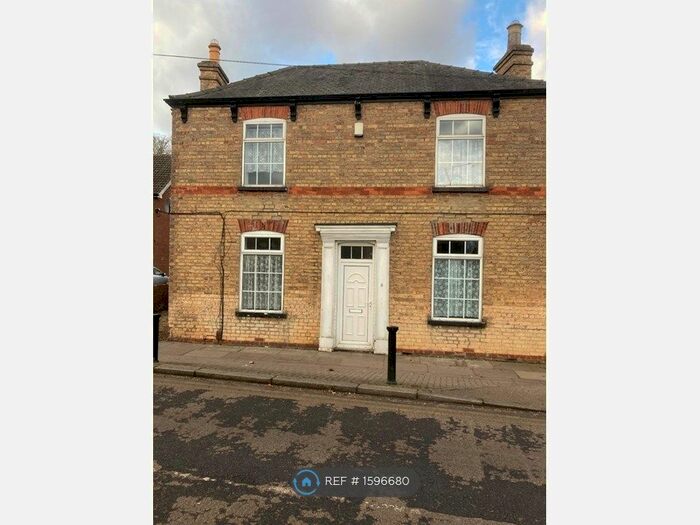 4 Bedroom Detached House To Rent In Waltham Road, Grimsby, DN33