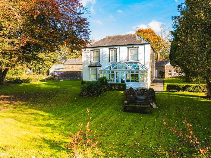 4 Bedroom Detached House For Sale In Tregaron, Ceredigion, SY25