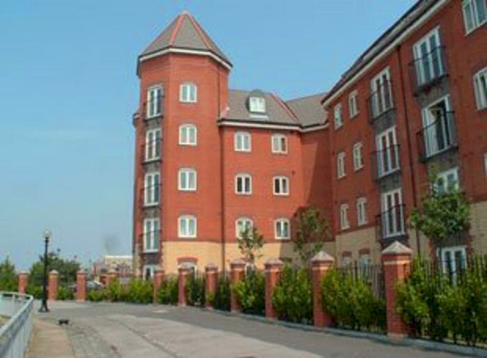 2 Bedroom Apartment To Rent In Quebec Quay, L3