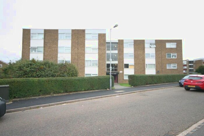 1 Bedroom Flat To Rent In Handcross Road, Luton LU2