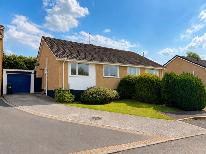 2 Bedroom Bungalow For Sale In Brookside Close, Paulton, Bristol, BS39