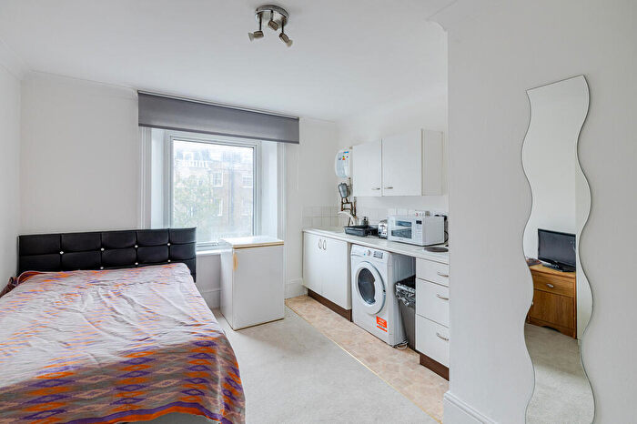 Studio To Rent In Redcliffe Gardens, Chelsea, SW10