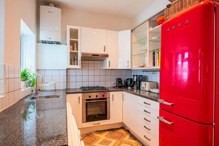 1 Bedroom Flat To Rent In Southgate Road, De Beauvoir Town, London, N1