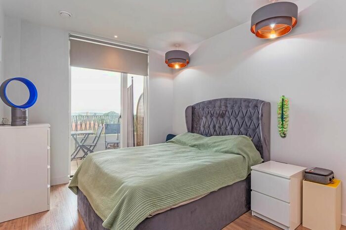 1 Bedroom Flat To Rent In Merrion Avenue, Stanmore, HA7