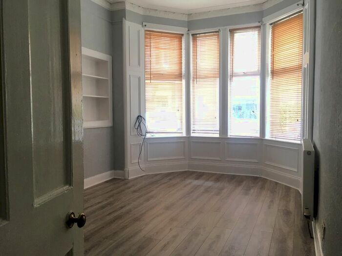 2 Bedroom Flat To Rent In Skirving Street, Shawlands, Glasgow, G41