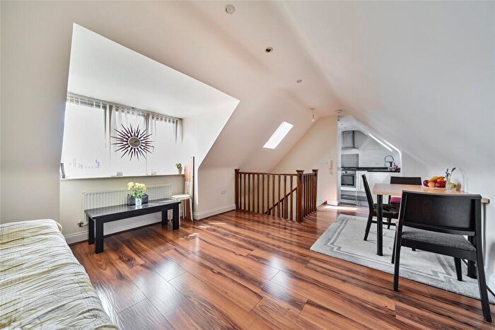 2 Bedroom Apartment For Sale In Tankard Close, Newport Pagnell, Buckinghamshire, MK16