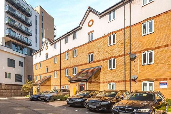 1 Bedroom Flat To Rent In Bellmaker Court, St. Pauls Way, Bow, London, E3