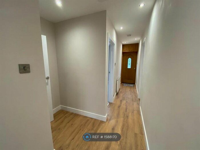 3 Bedroom Detached House To Rent In Scarsdale Avenue, Allestree, Derby, DE22