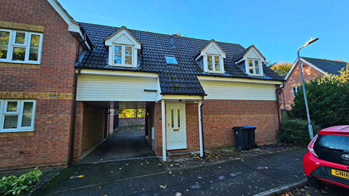 2 Bedroom Maisonette For Sale In Sycamore Grange, Ramsgate, CT11