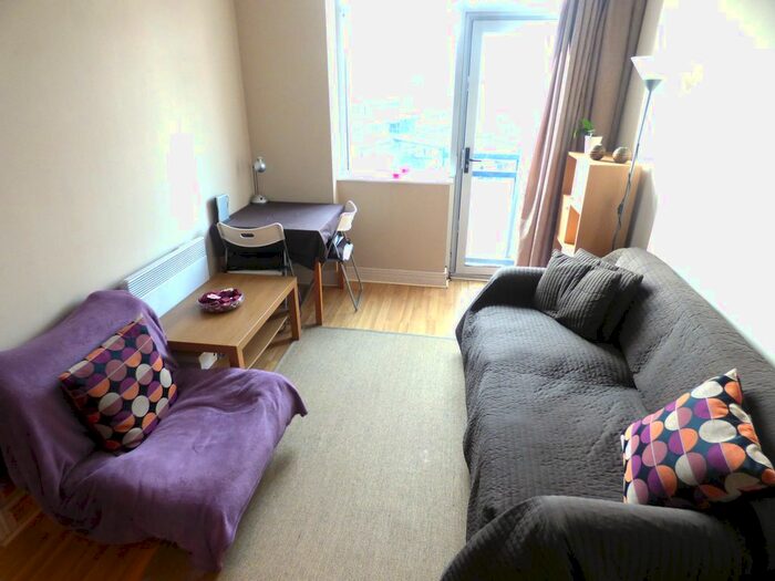 1 Bedroom Flat To Rent In Gerry Raffles Square, London, E15