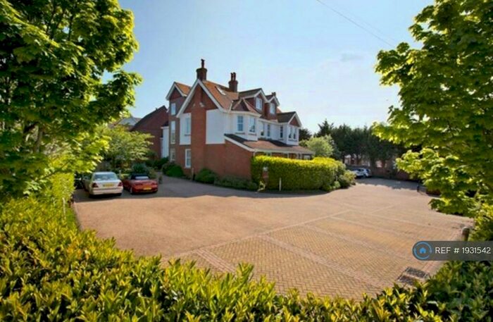 2 Bedroom Flat To Rent In The Avenues, Exmouth, EX8