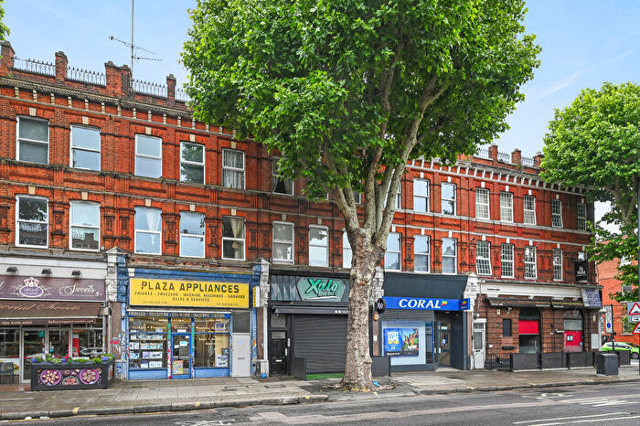 Studio To Rent In Cricklewood Broadway, Camden, London, NW2