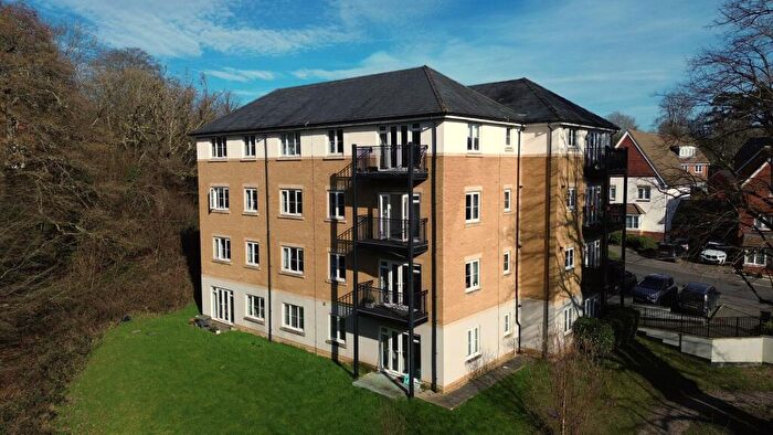 2 Bedroom Flat For Sale In Renfields, Henry House, RH16