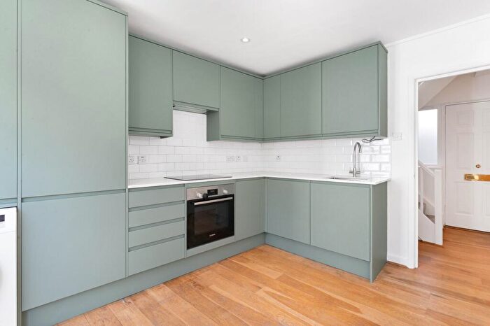 2 Bedroom Flat To Rent In Linden Mews, De Beauvoir Town, N1