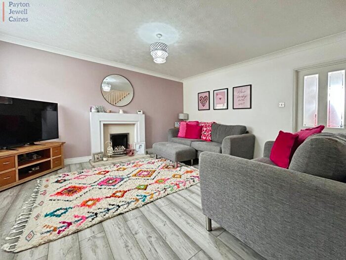 4 Bedroom Semi-Detached House For Sale In Clevis Court, South Cornelly, Bridgend County., CF33