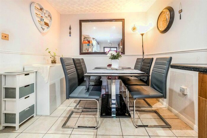 3 Bedroom End Of Terrace House For Sale In Tiptree Crescent, Clayhall, Ilford, Essex, IG5
