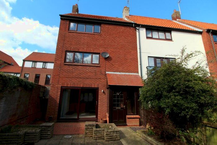 2 Bedroom End Of Terrace House To Rent In Beverley, HU17