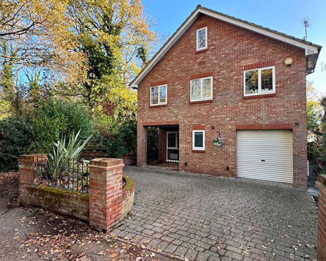 5 Bedroom Detached House For Sale In Black Boy Wood, St. Albans, AL2