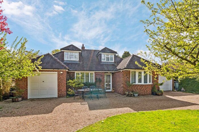 4 Bedroom Detached House For Sale In Letter Box Lane, Askett, HP27