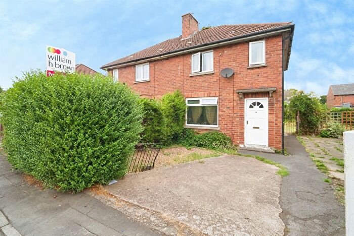 3 Bedroom Semi Detached House For Sale In Burns Drive, Herringthorpe, Rotherham, S65