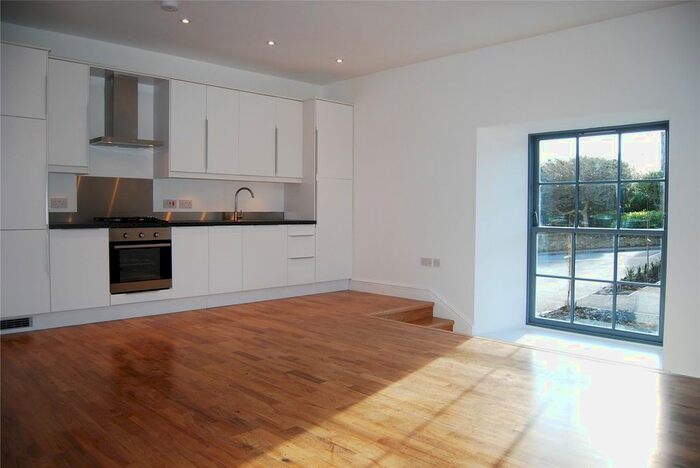 2 Bedroom Flat To Rent In The Barony, Windmill Road, Kirkcaldy, KY1