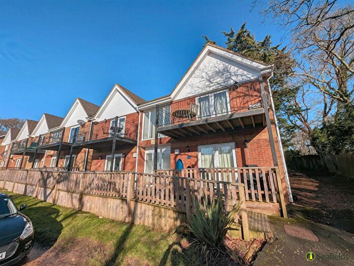 2 Bedroom Flat To Rent In Creek Gardens, Wootton Bridge, PO33